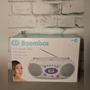 Nextplay CD Boombox NIB FM AM Radio Y2K Retro Portable Player